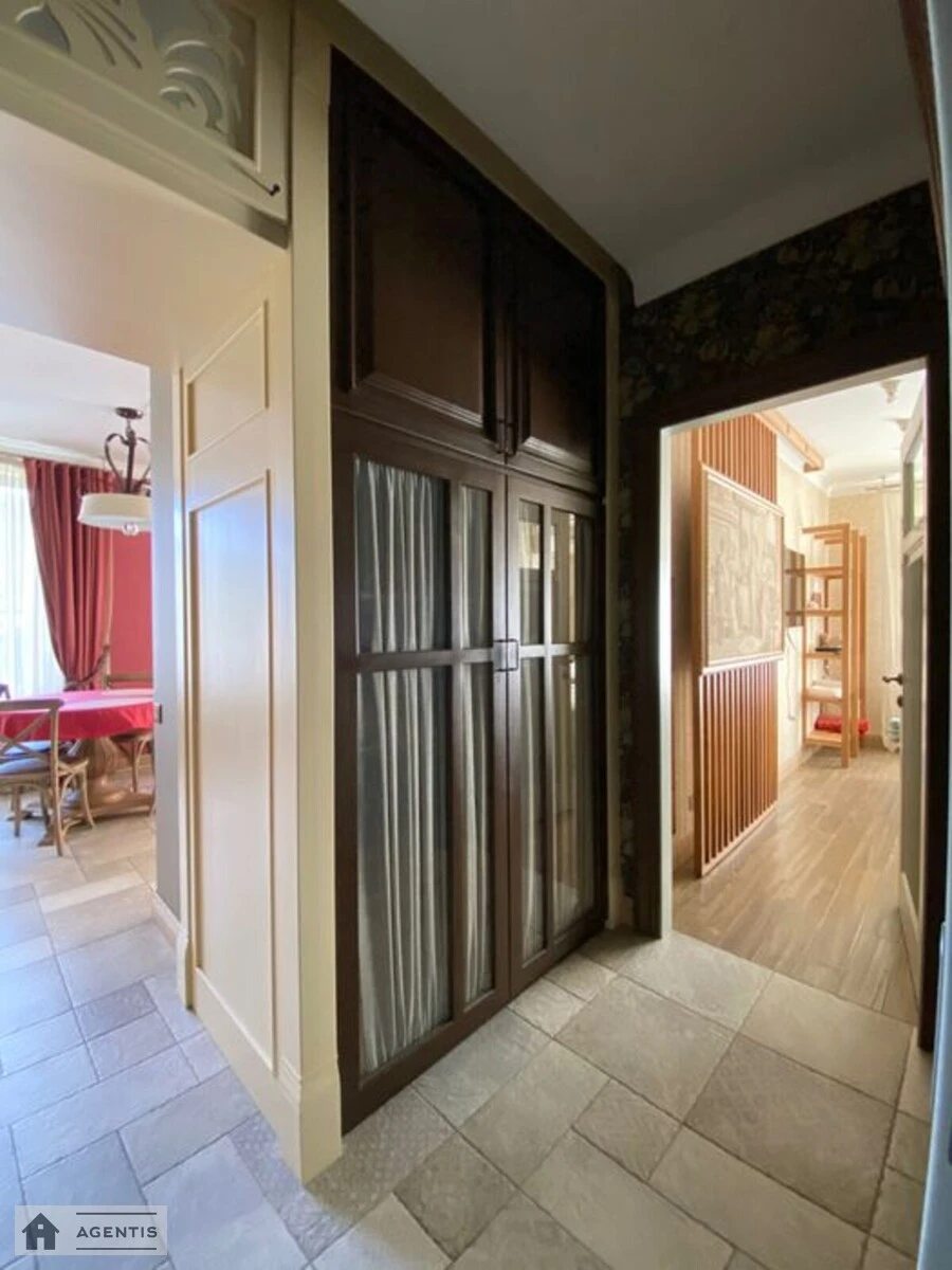 Apartment for rent 2 rooms, 69 m², 2nd fl./6 floors. Serhiya Danchenka vul., Kyiv. 