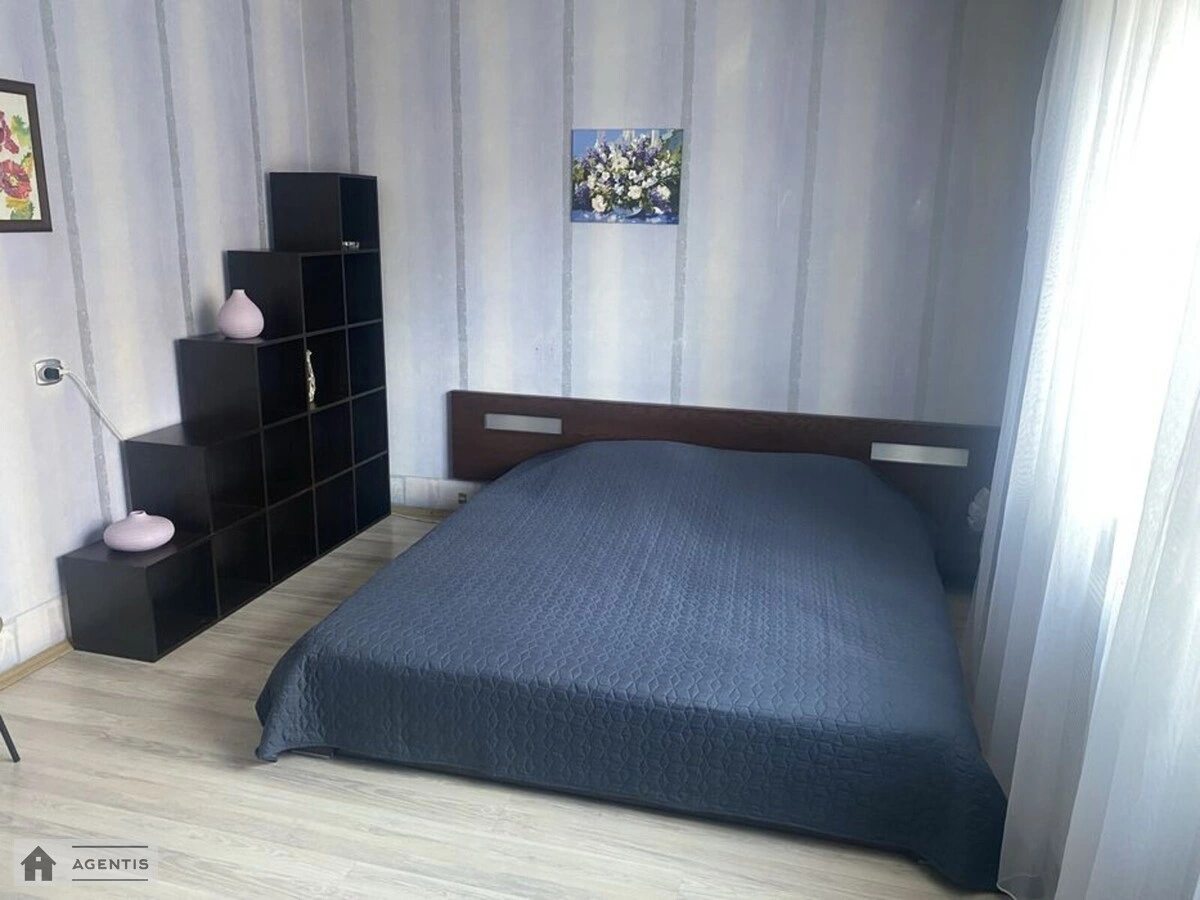 Здам квартиру. 2 rooms, 62 m², 4th floor/18 floors. Лариси Руденко вул., Київ. 