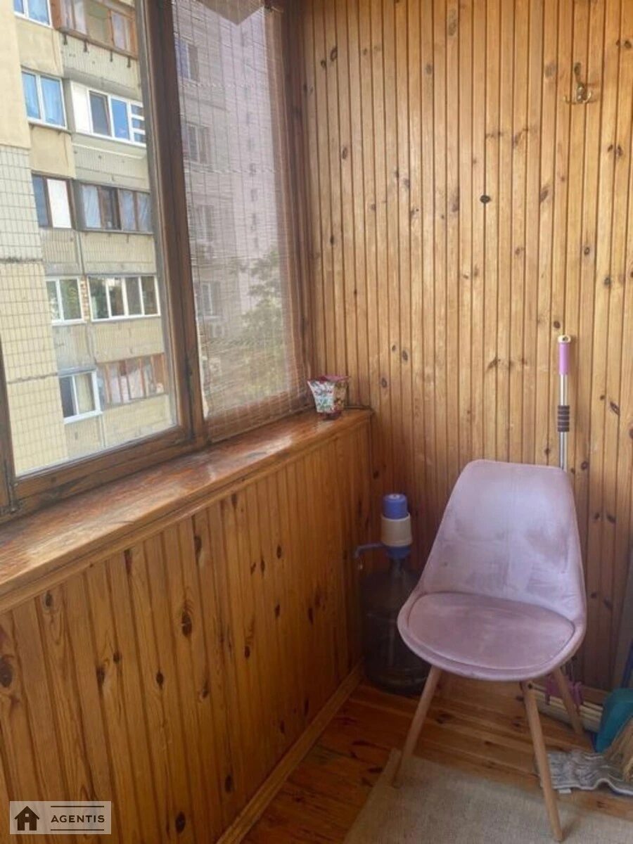 Здам квартиру. 2 rooms, 62 m², 4th floor/18 floors. Лариси Руденко вул., Київ. 