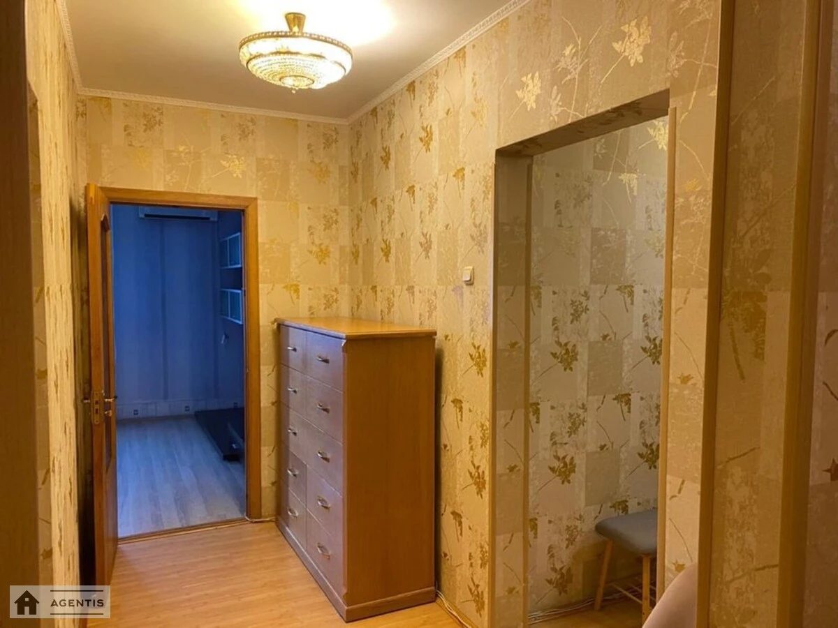 Сдам квартиру. 2 rooms, 62 m², 4th floor/18 floors. Лариси Руденко вул., Киев. 