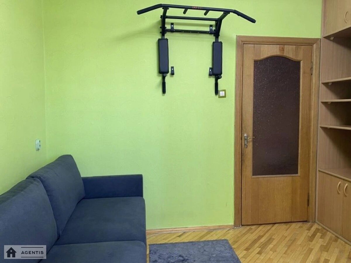 Сдам квартиру. 2 rooms, 62 m², 4th floor/18 floors. Лариси Руденко вул., Киев. 
