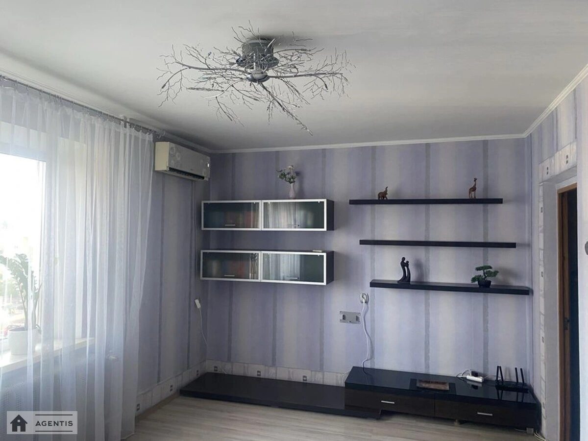 Здам квартиру. 2 rooms, 62 m², 4th floor/18 floors. Лариси Руденко вул., Київ. 