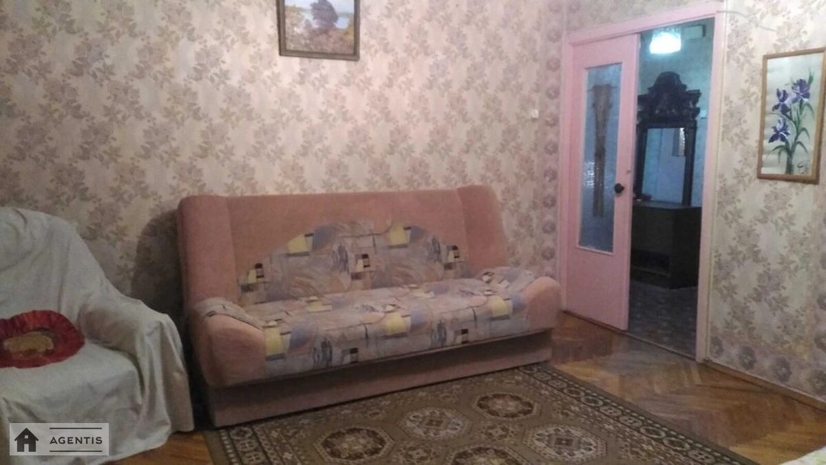 Apartment for rent. 1 room, 40 m², 1st floor/9 floors. Desnyanskyy rayon, Kyiv. 