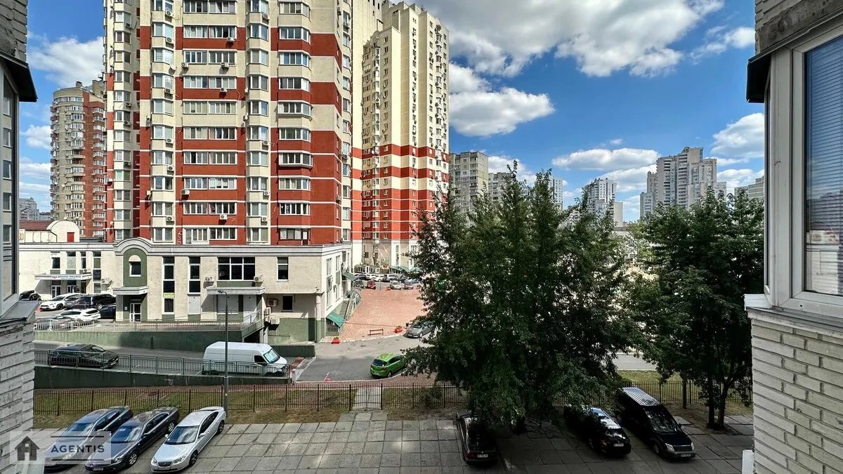 Сдам квартиру. 3 rooms, 91 m², 4th floor/16 floors. 11, Княжий Затон 11, Киев. 