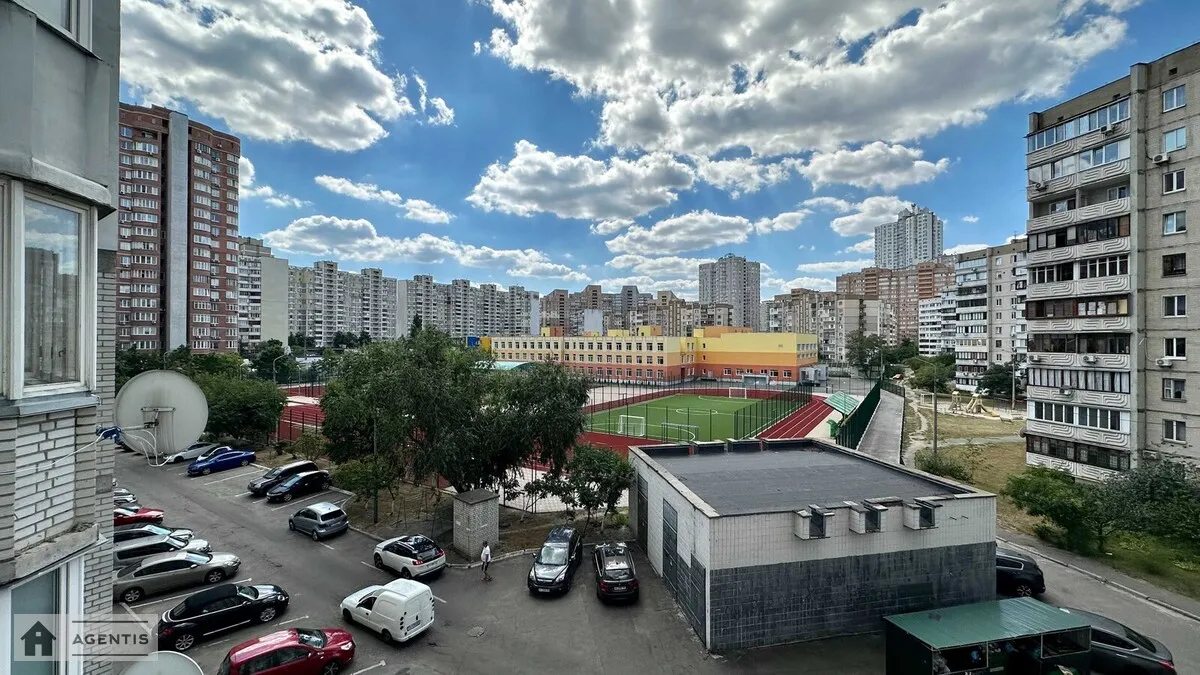 Сдам квартиру. 3 rooms, 91 m², 4th floor/16 floors. 11, Княжий Затон 11, Киев. 