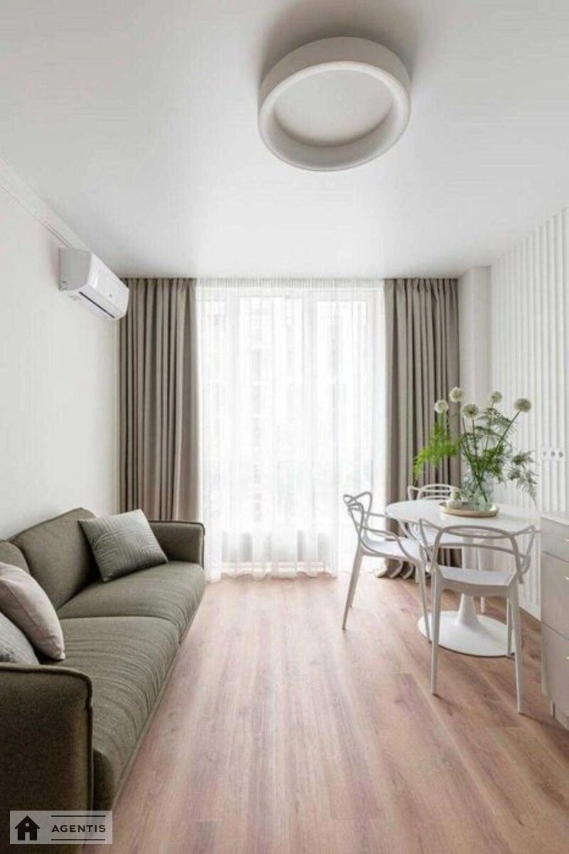 Apartment for rent. 1 room, 41 m², 2nd floor/7 floors. 2, Salutna 2, Kyiv. 