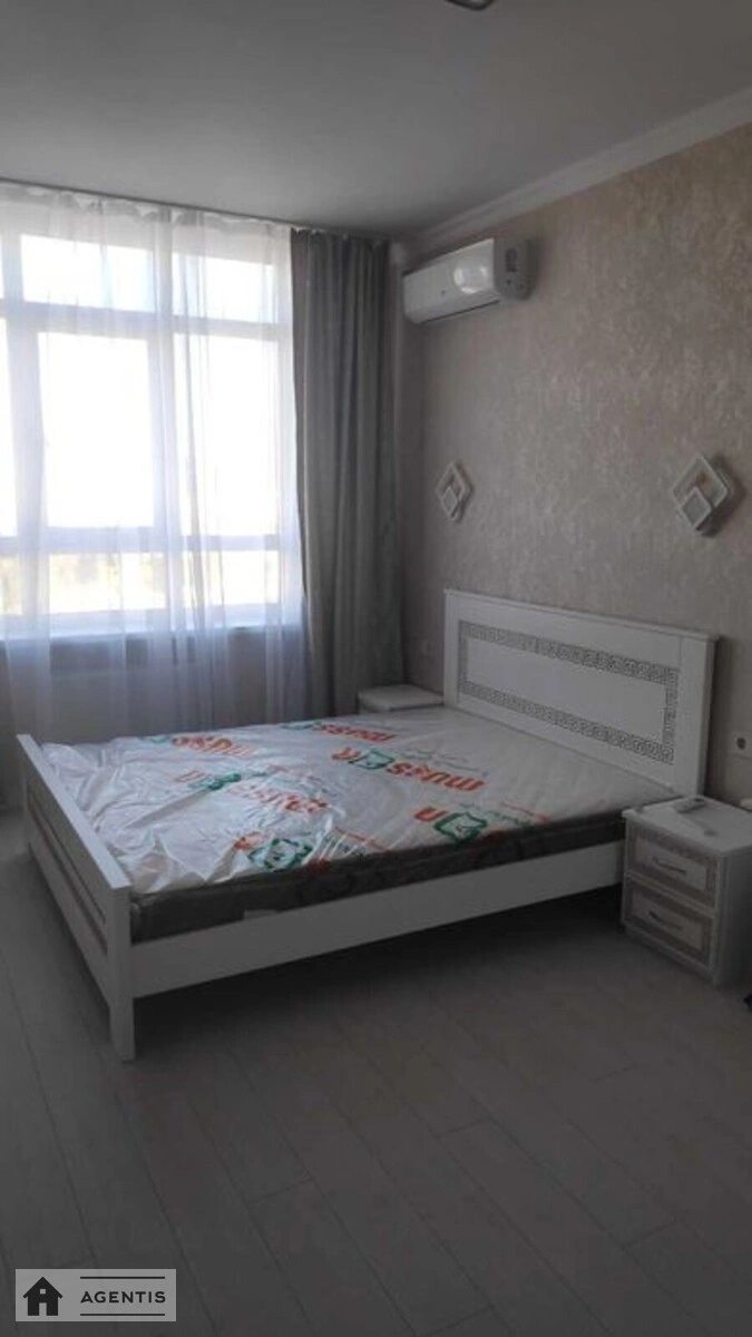 Сдам квартиру. 2 rooms, 42 m², 19 floor/25 floors. Бережанская, Киев. 