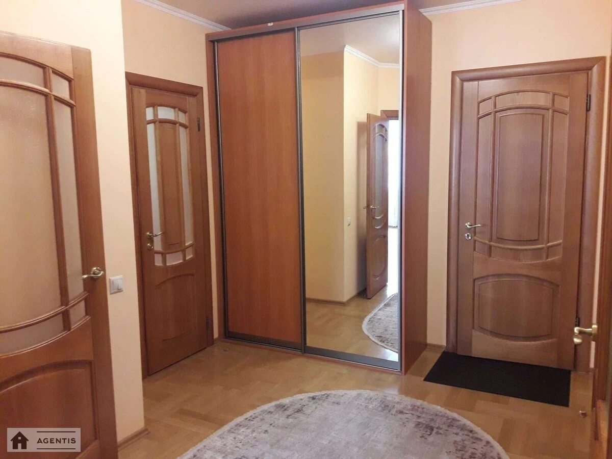 Apartment for rent. 1 room, 51 m², 3rd floor/9 floors. 29, Vvedenska 29, Kyiv. 