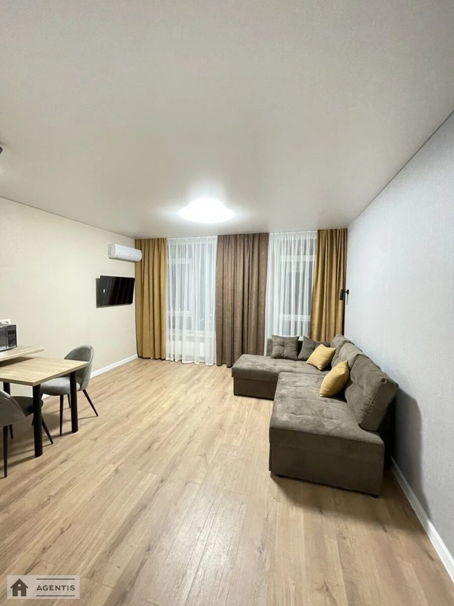 Apartment for rent. 1 room, 30 m², 14 floor/16 floors. 13, Lyubomyra Huzara prosp. Kosmonavta Komarova, Kyiv. 