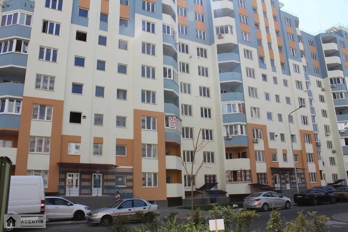 Сдам квартиру. 1 room, 43 m², 4th floor/11 floors. 28, Сергія Данченка вул., Киев. 