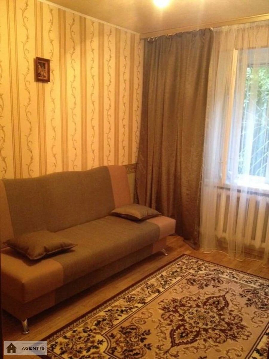Apartment for rent. 3 rooms, 72 m², 2nd floor/6 floors. 46, Kostyantynivska 46, Kyiv. 