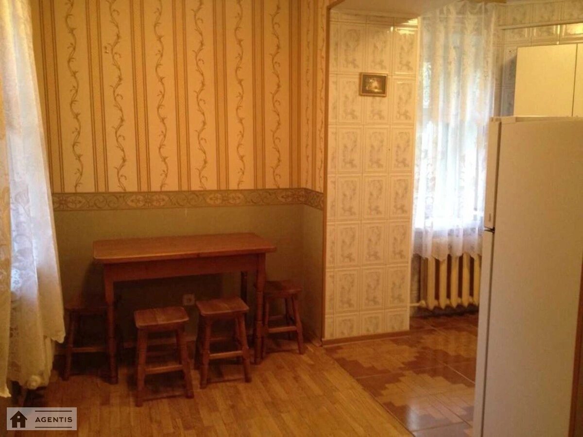 Здам квартиру. 3 rooms, 72 m², 2nd floor/6 floors. 46, Костянтинівська 46, Київ. 