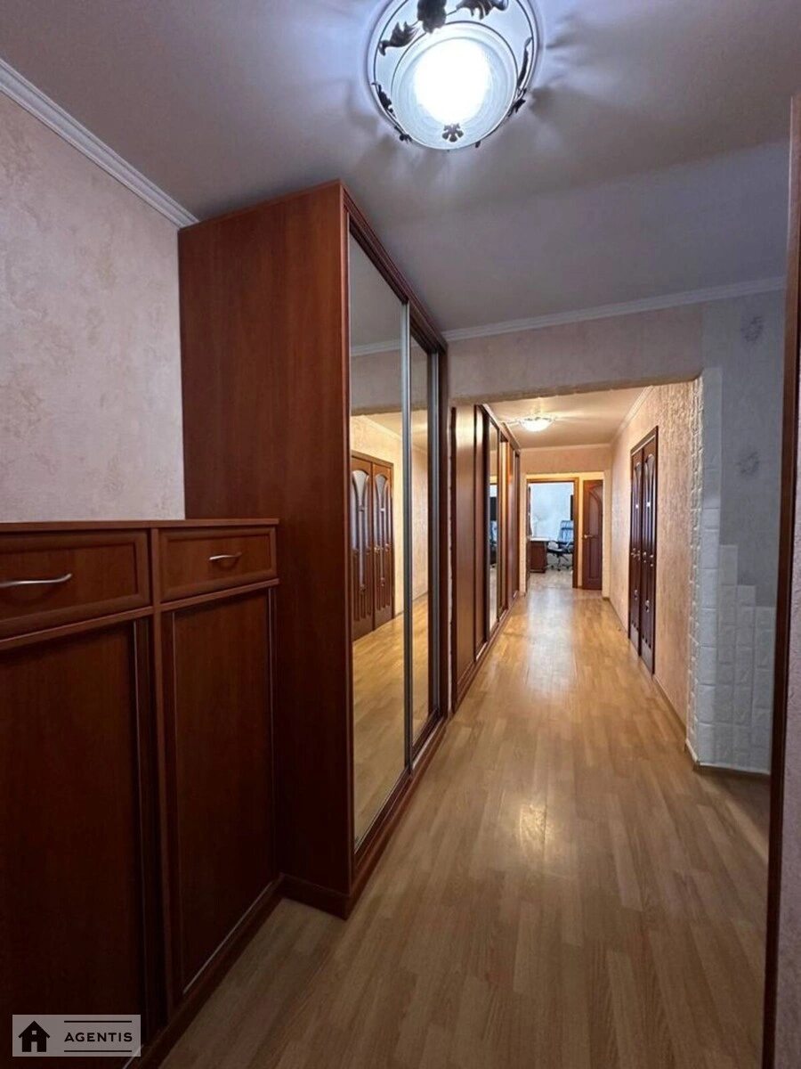Apartment for rent. 3 rooms, 90 m², 21 floor/24 floors. Darnytskyy rayon, Kyiv. 