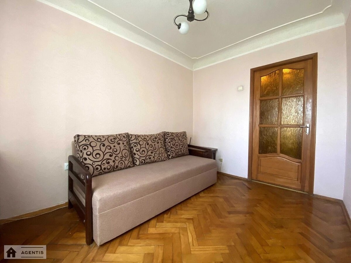 Сдам квартиру. 3 rooms, 56 m², 5th floor/5 floors. 43, Бориспольская 43, Киев. 