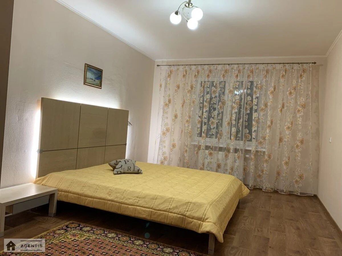 Сдам квартиру. 1 room, 55 m², 2nd floor/25 floors. 11, Ясиневатский 11, Киев. 