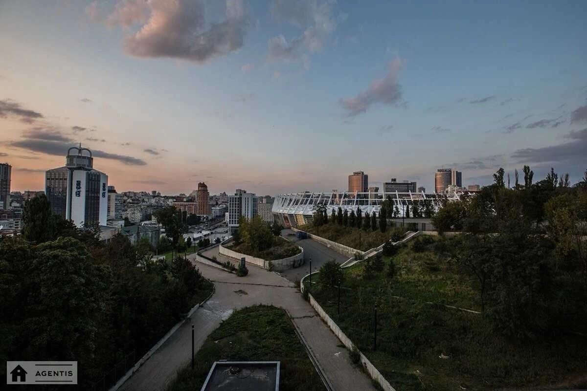 Сдам квартиру 3 комнаты, 126 m², 7 эт./23 этажа. 4, Ділова вул. (Димитрова), Киев. 