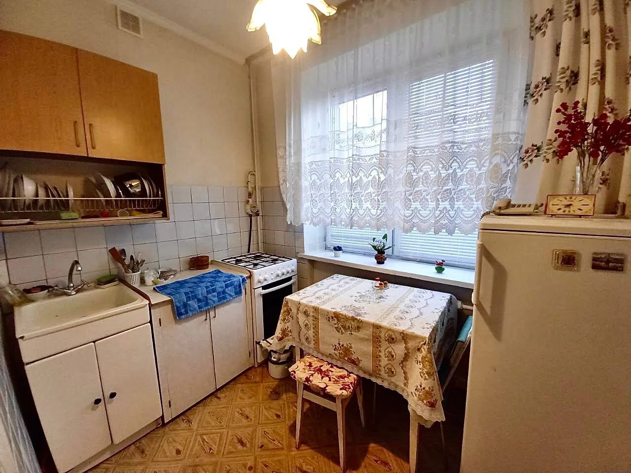 Продажа квартиры. 1 room, 39 m², 5th floor/6 floors. 10, Малая Житомирская 10, Киев. 