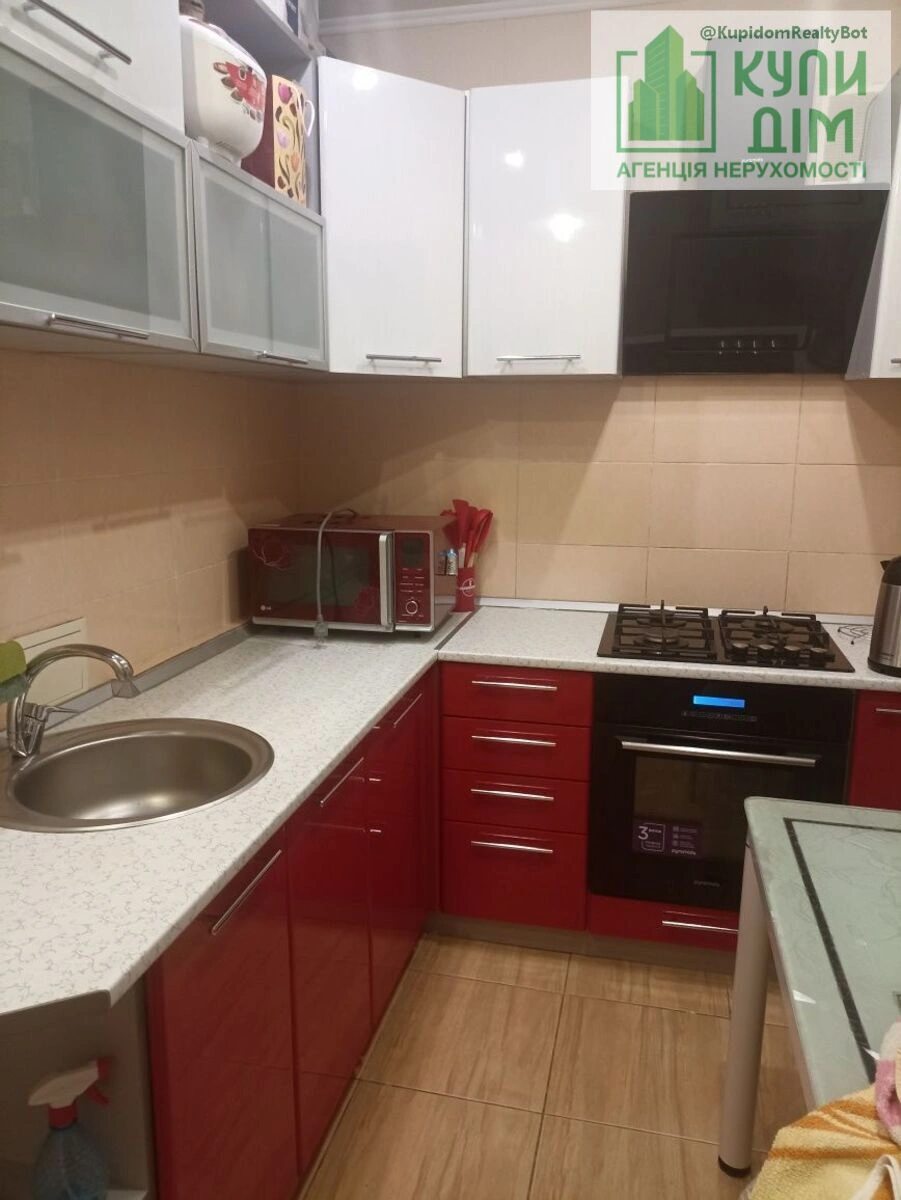 Продаж квартири 2 кімнати, 43 m², 5 пов./5 поверхів. Фортечний (кіровський), Кропивницький. 