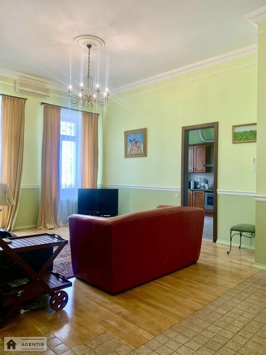 Apartment for rent. 2 rooms, 82 m², 4th floor/5 floors. 17, Yaroslaviv Val 17, Kyiv. 