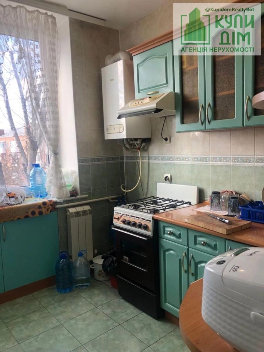 Apartments for sale 2 rooms, 55 m², 5th fl./5 floors. Подільський (ленінський), Kropyvnytskyy. 