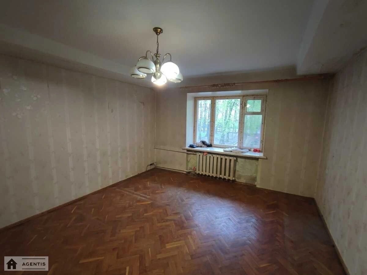 Apartment for rent. 3 rooms, 62 m², 1st floor/9 floors. 131, Velyka Vaselkivska 131, Kyiv. 
