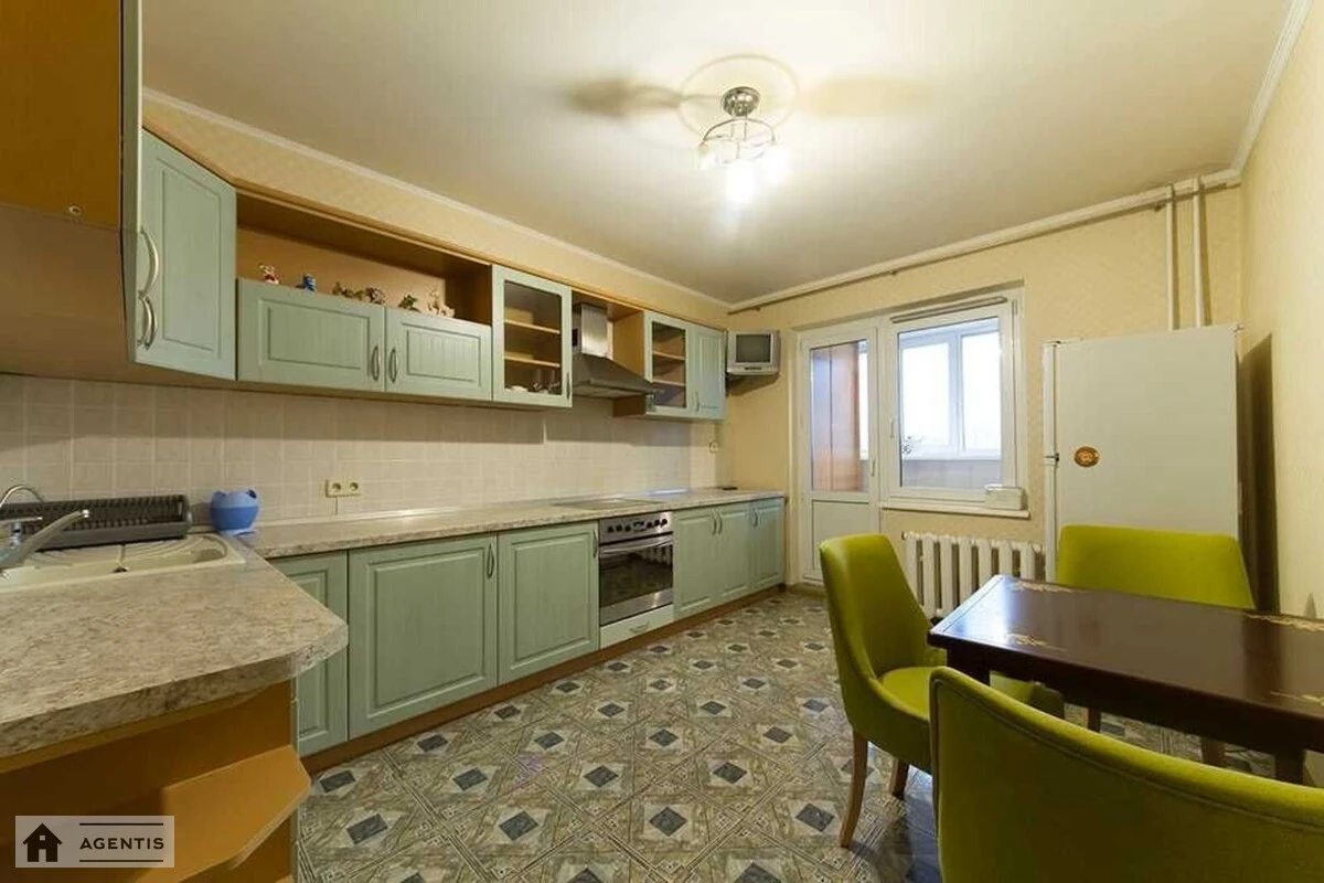 Apartment for rent. 2 rooms, 63 m², 15 floor/18 floors. 56, Kharkivske 56, Kyiv. 