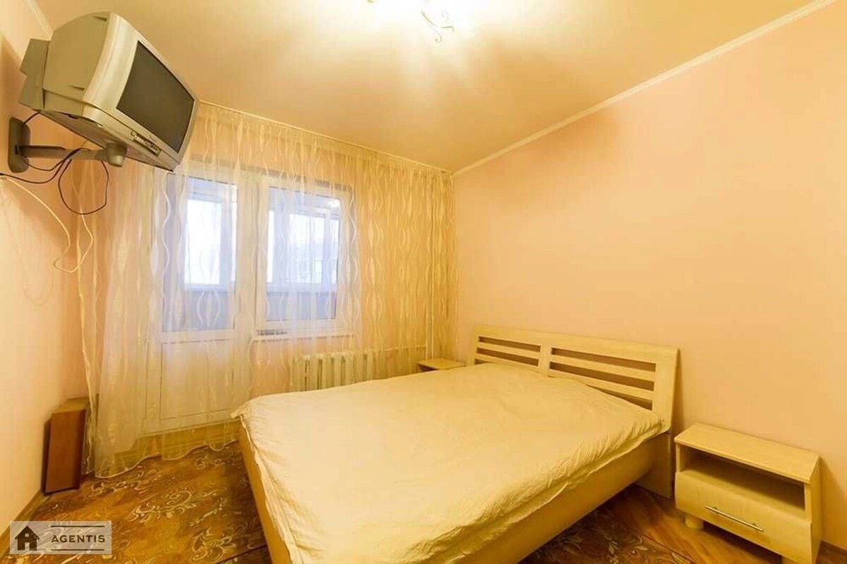Apartment for rent. 2 rooms, 63 m², 15 floor/18 floors. 56, Kharkivske 56, Kyiv. 