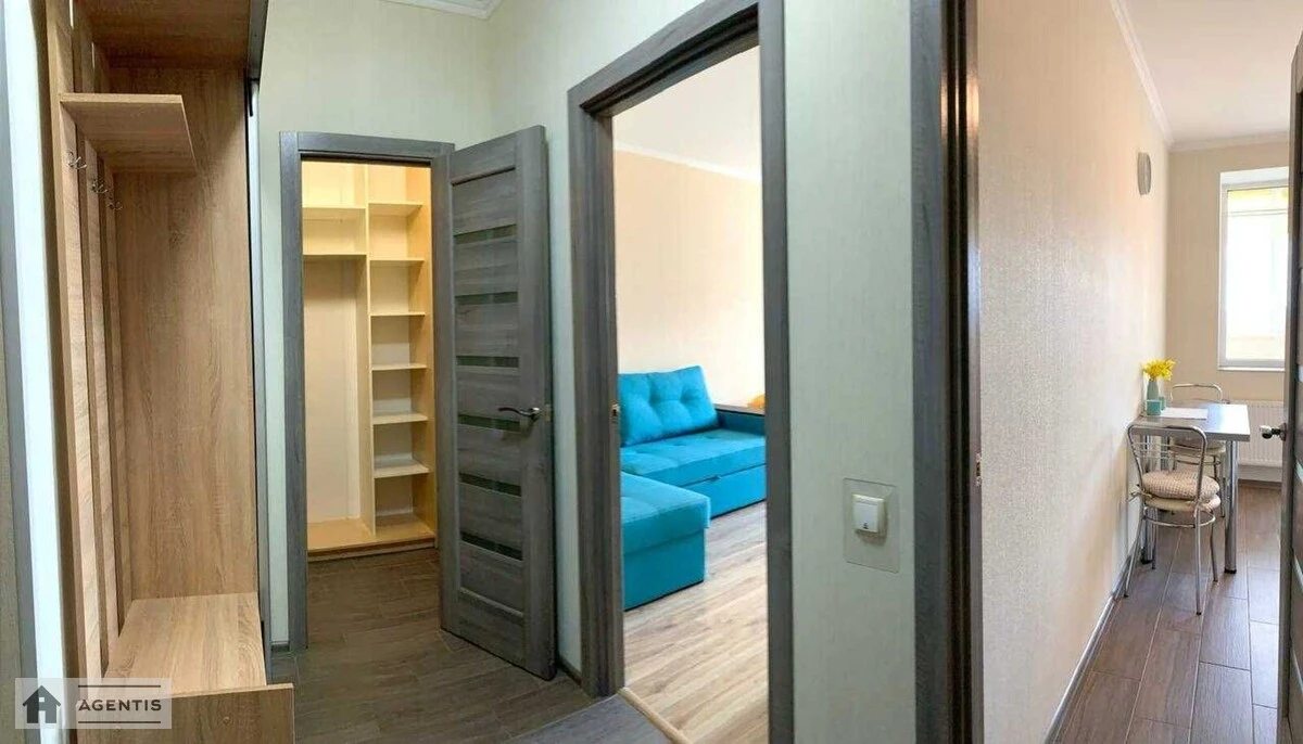 Apartment for rent. 1 room, 40 m², 6th floor/10 floors. 35, Boholyubova vul., Sofiyivska Borshchahivka. 
