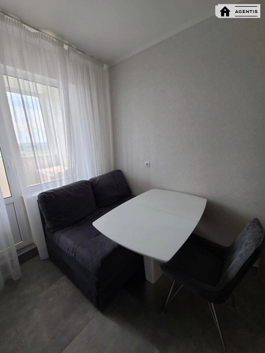 Сдам квартиру. 1 room, 43 m², 6th floor/22 floors. 1, Григорія Ващенка вул., Киев. 