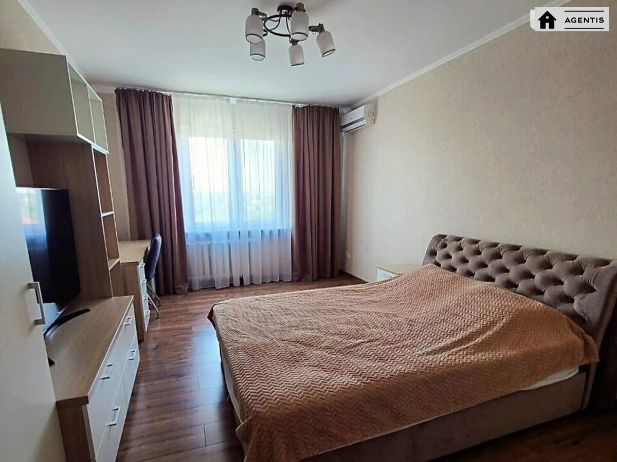 Сдам квартиру. 1 room, 43 m², 6th floor/22 floors. 1, Григорія Ващенка вул., Киев. 