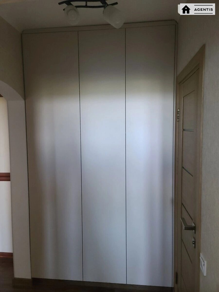 Сдам квартиру. 1 room, 43 m², 6th floor/22 floors. 1, Григорія Ващенка вул., Киев. 