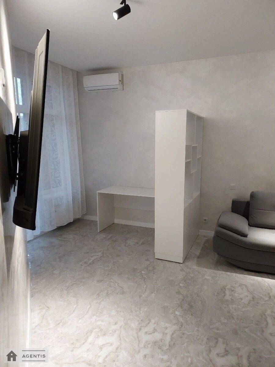 Apartment for rent. 1 room, 45 m², 6th floor/9 floors. 17, Mykhayla Boychuka vul. Vaso Kikvidze, Kyiv. 