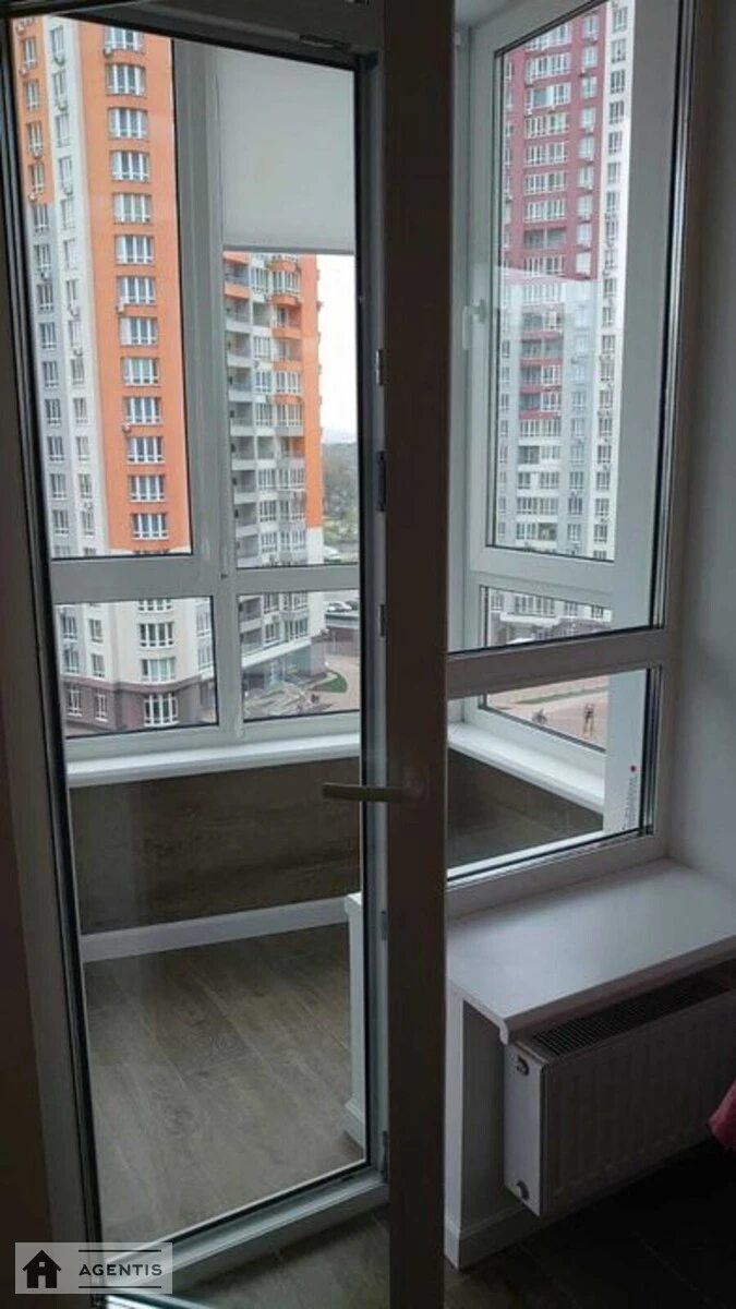 Сдам квартиру. 1 room, 40 m², 8th floor/25 floors. Каховская, Киев. 