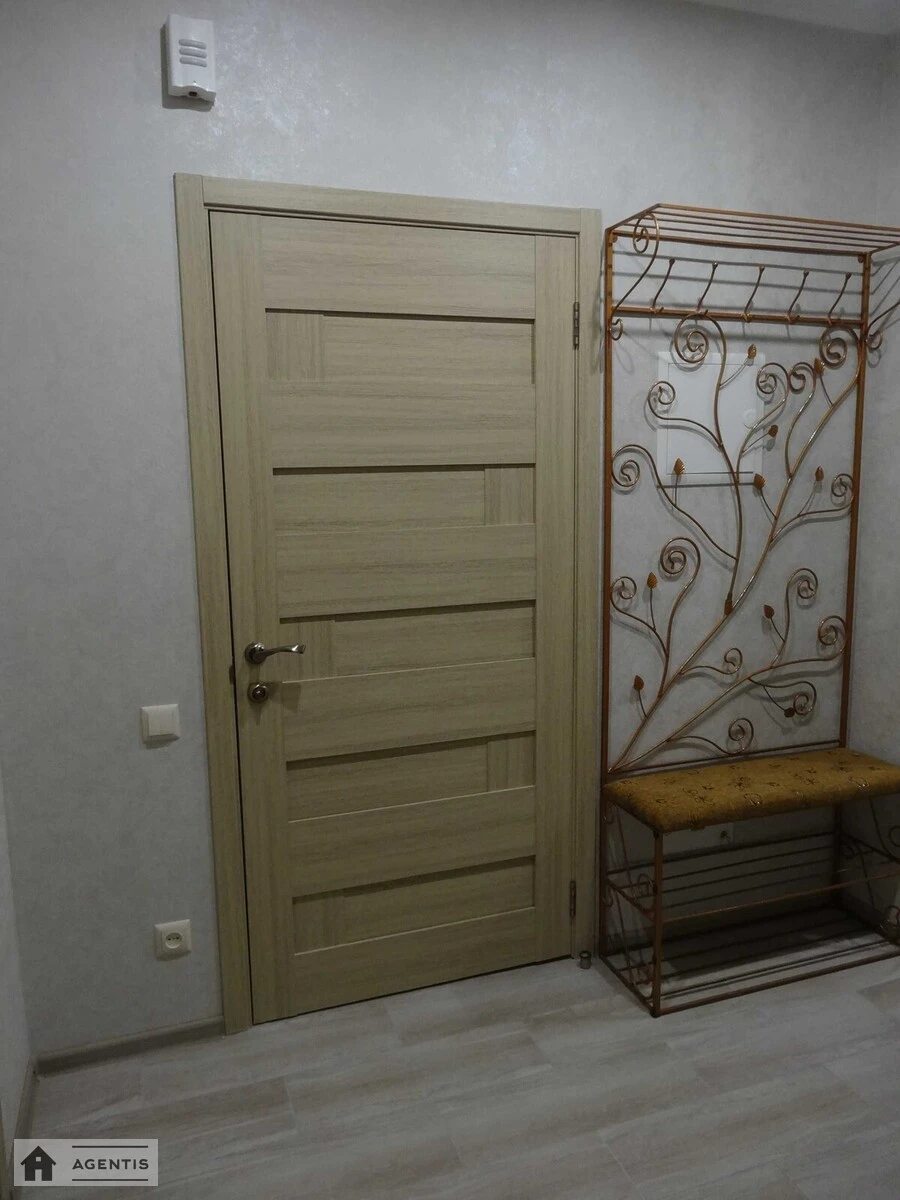 Apartment for rent. 1 room, 45 m², 9th floor/10 floors. 34, Radystiv 34, Kyiv. 