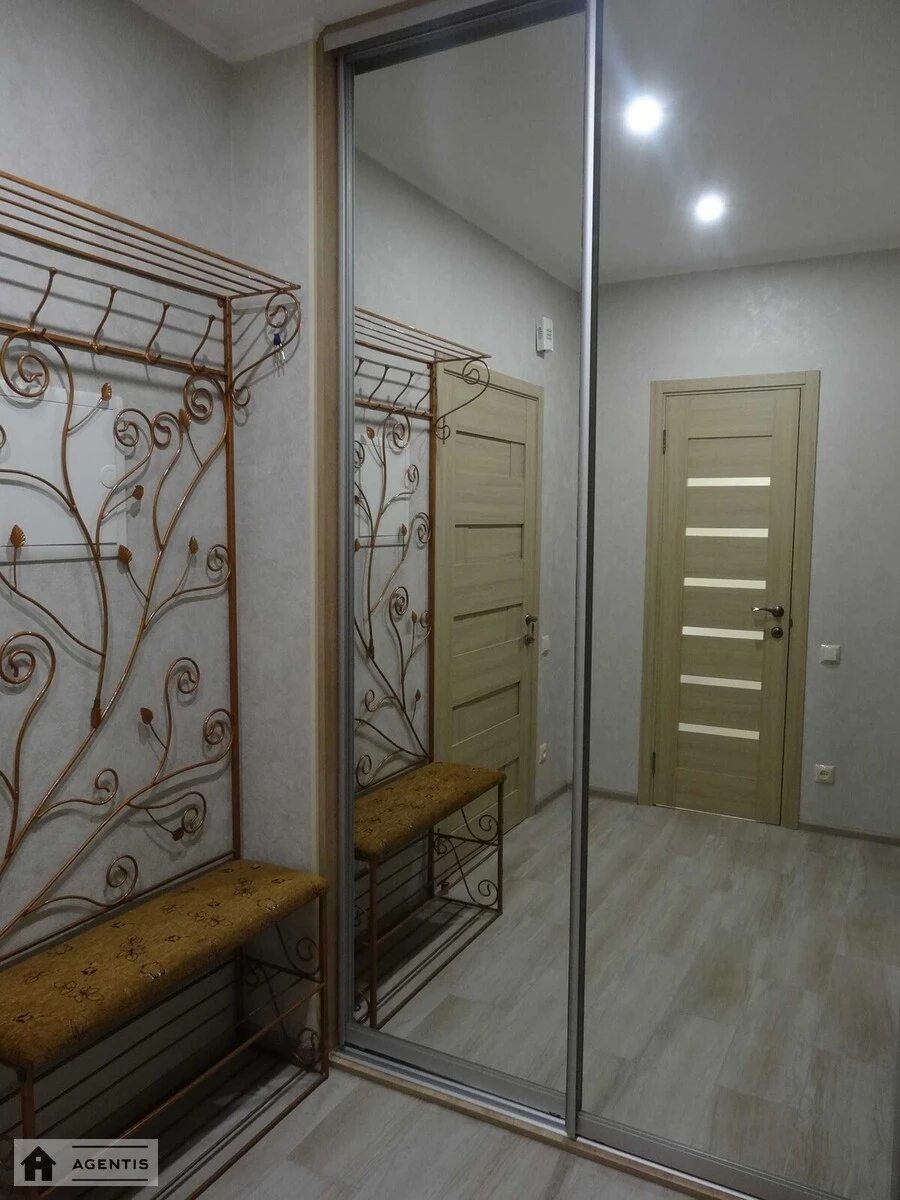 Apartment for rent. 1 room, 45 m², 9th floor/10 floors. 34, Radystiv 34, Kyiv. 