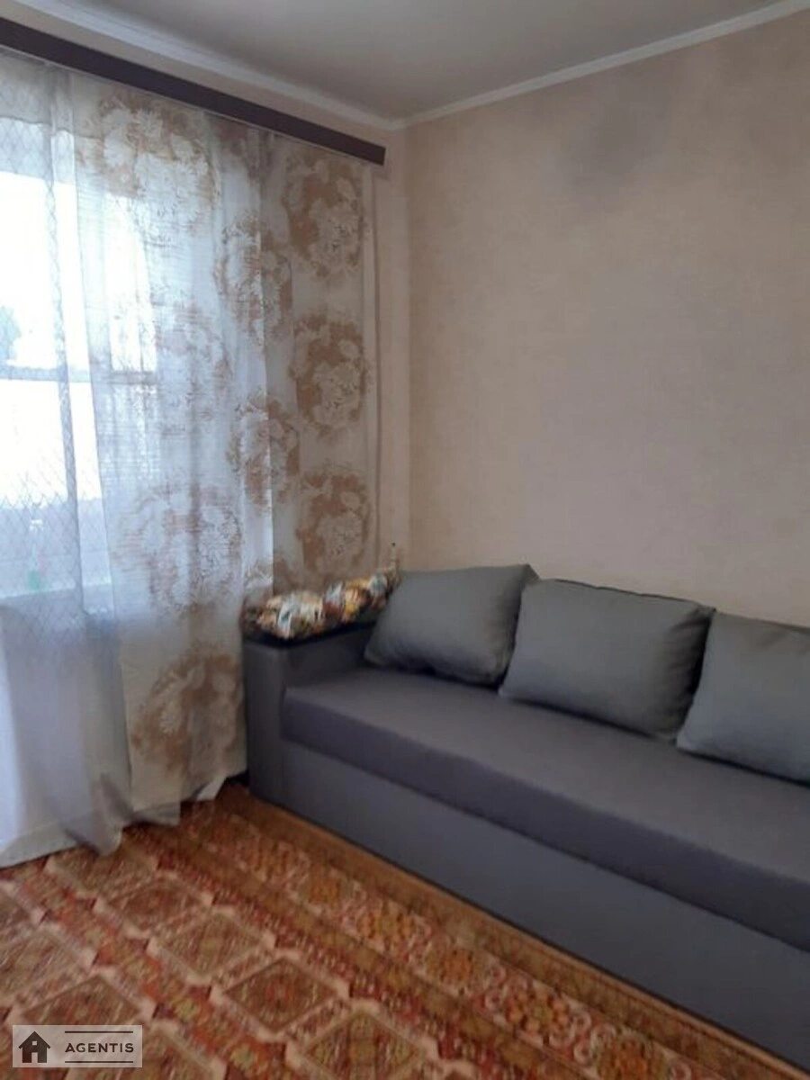 Apartment for rent. 3 rooms, 65 m², 9th floor/9 floors. Dniprovskyy rayon, Kyiv. 