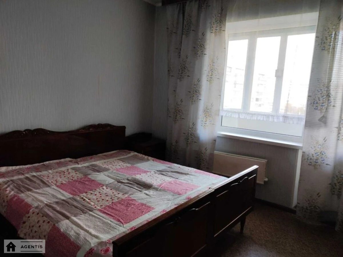 Apartment for rent. 3 rooms, 73 m², 6th floor/9 floors. 5, Mykoly Bazhana prosp., Kyiv. 