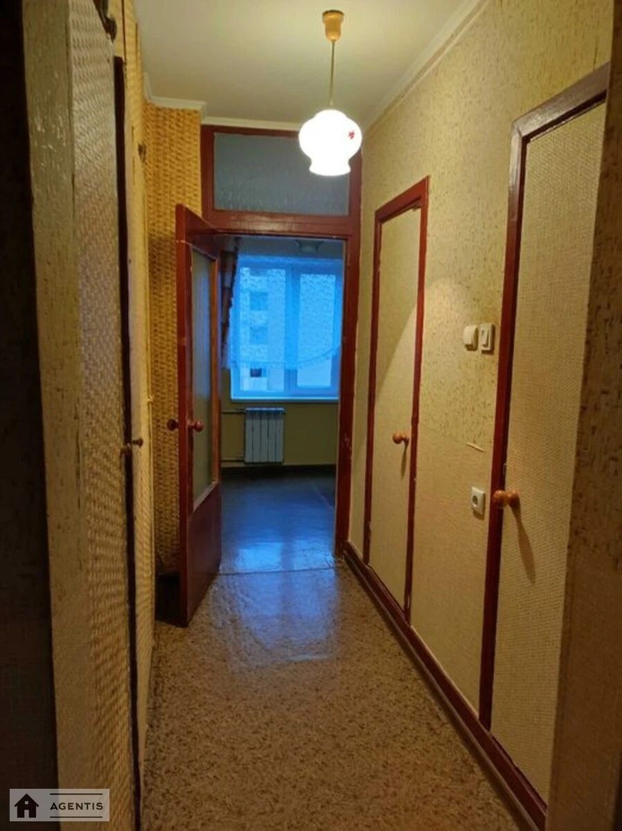 Сдам квартиру. 3 rooms, 73 m², 6th floor/9 floors. 5, Миколи Бажана просп., Киев. 