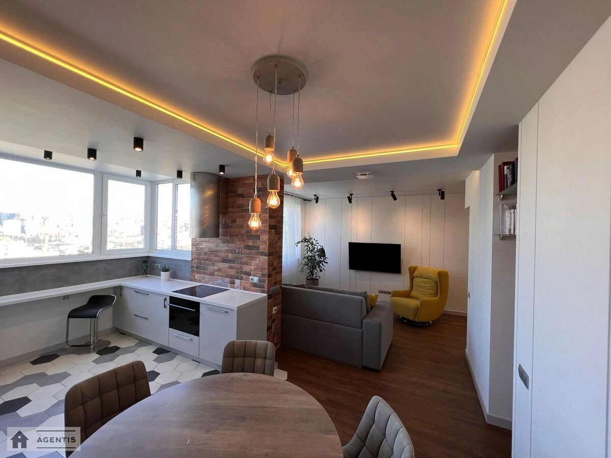 Apartment for rent. 3 rooms, 100 m², 12 floor/25 floors. 14, Demiyivska 14, Kyiv. 