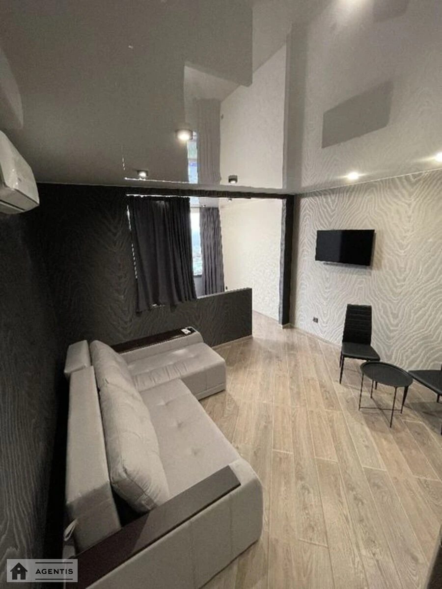 Apartment for rent. 1 room, 38 m², 15 floor/28 floors. 17, Mykoly Bazhana prosp., Kyiv. 