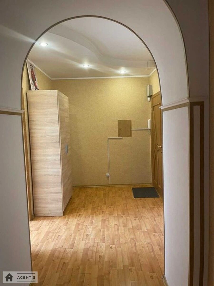 Apartment for rent. 2 rooms, 89 m², 11 floor/16 floors. 5, Mykoly Holeho vul. Lebedyeva-Kumacha, Kyiv. 