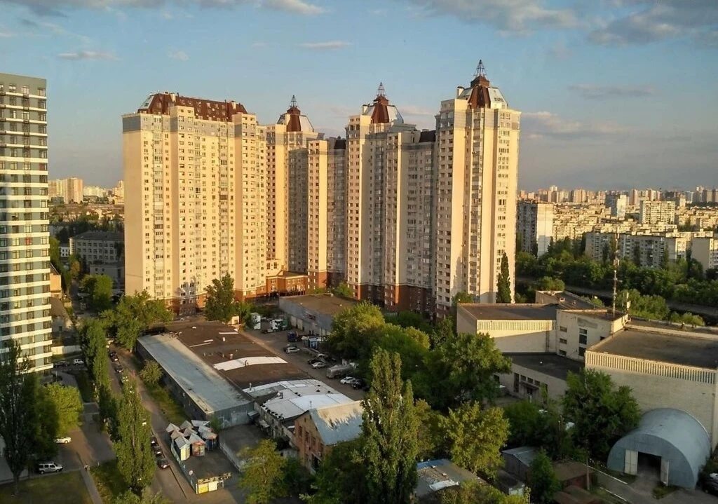Apartment for rent. 1 room, 57 m², 19 floor/28 floors. 15, Tumanyana Ovanesa 15, Kyiv. 