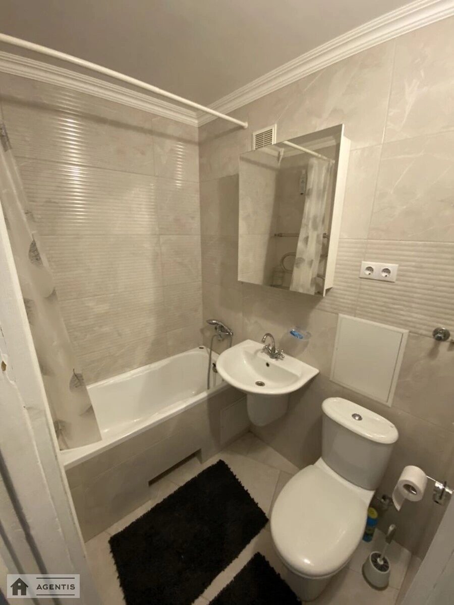 Здам квартиру. 2 rooms, 52 m², 4th floor/5 floors. 9, Джона Маккейна вул. (Івана Кудрі), Київ. 