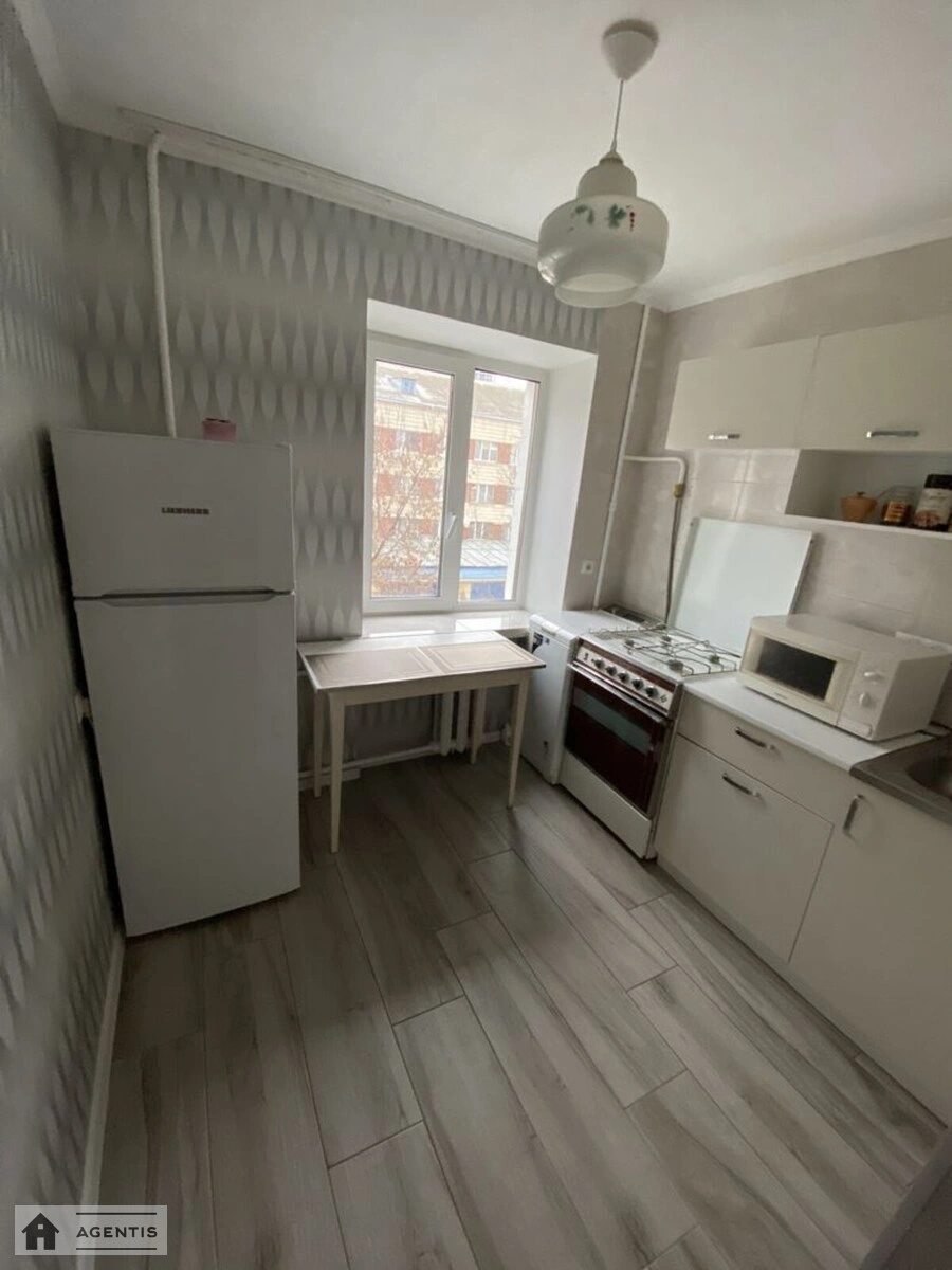 Apartment for rent. 2 rooms, 52 m², 4th floor/5 floors. 9, Dzhona Makkeyna vul. Ivana Kudri, Kyiv. 