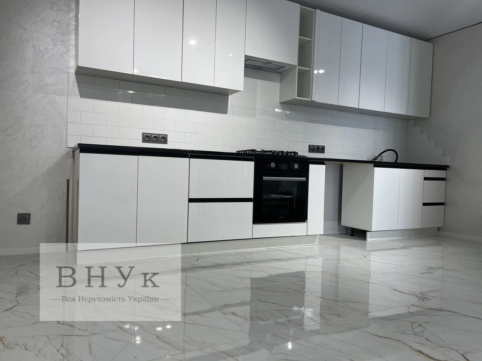 Продаж квартири 2 кімнати, 59 m², 8 пов./11 поверхів. Київська вул., Тернопіль. 