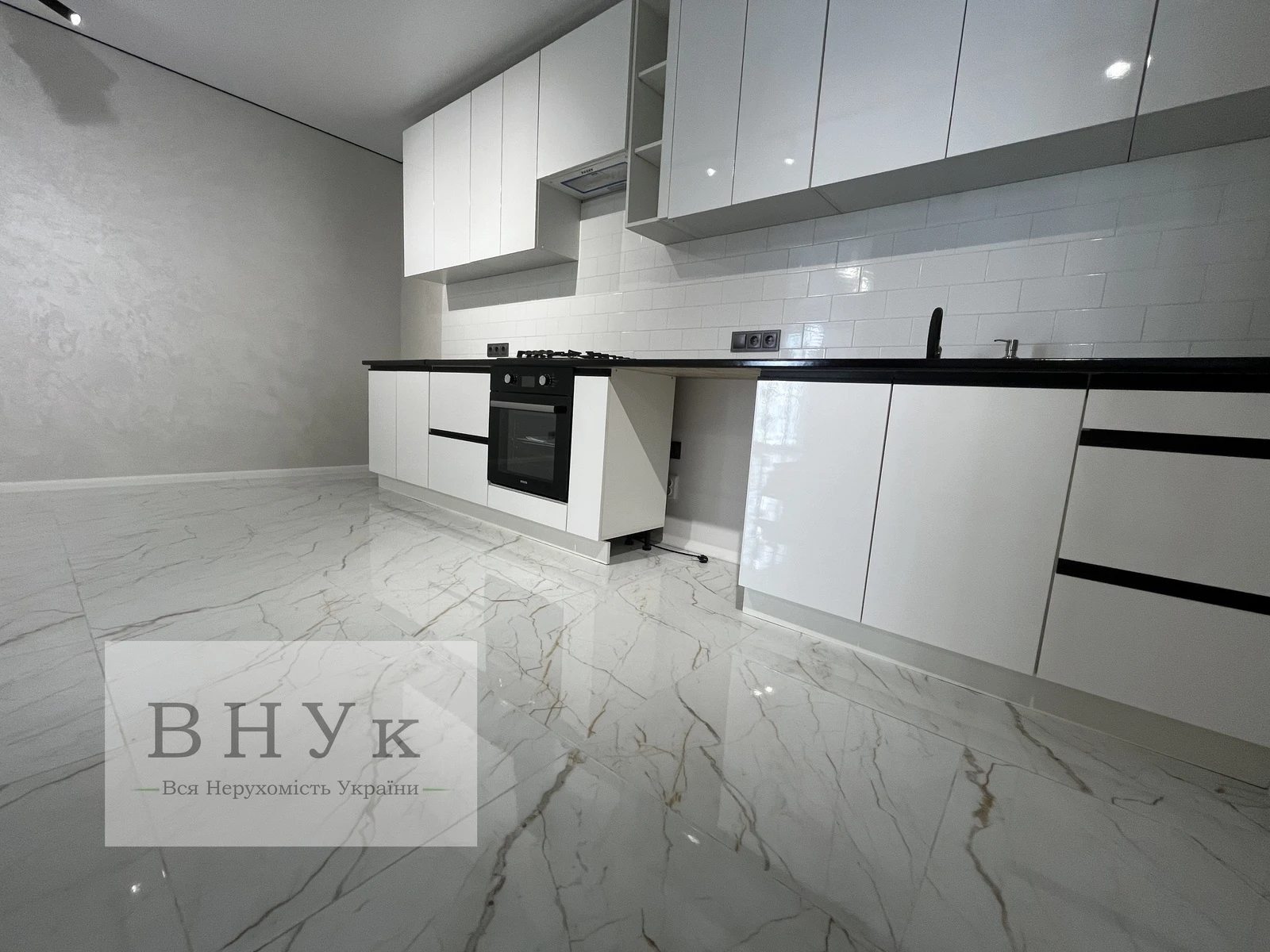 Продаж квартири 2 кімнати, 59 m², 8 пов./11 поверхів. Київська вул., Тернопіль. 