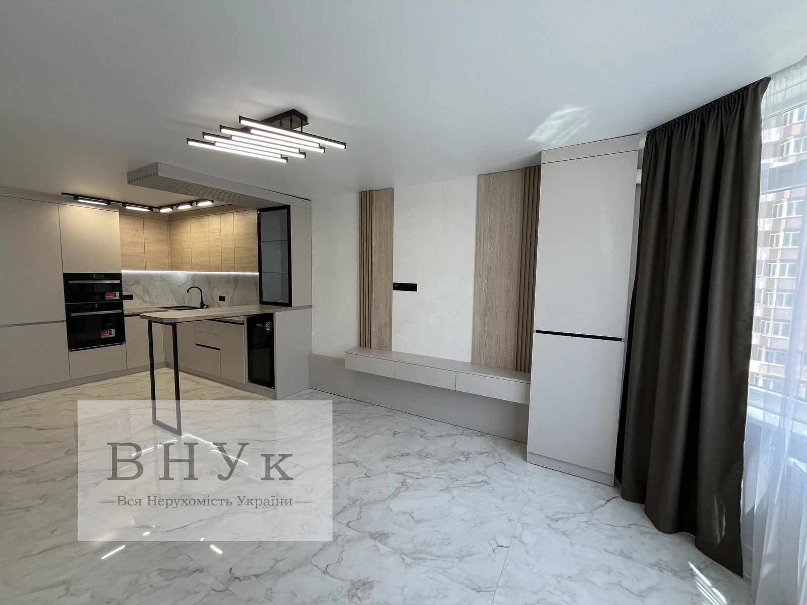 Продаж квартири 3 кімнати, 76 m², 3 пов./11 поверхів. Київська вул., Тернопіль. 