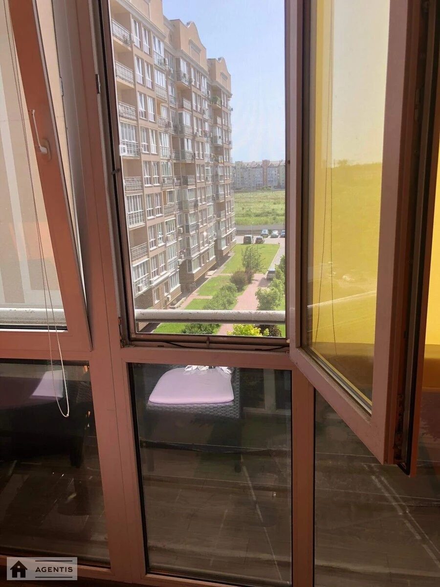 Сдам квартиру. 2 rooms, 50 m², 5th floor/9 floors. Метрологическая, Киев. 