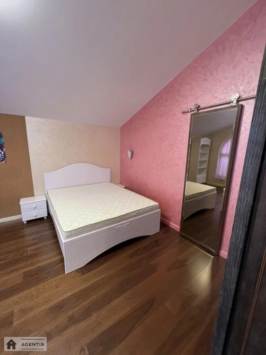 Здам квартиру. 3 rooms, 80 m², 5th floor/5 floors. 8, Дегтярна 8, Київ. 