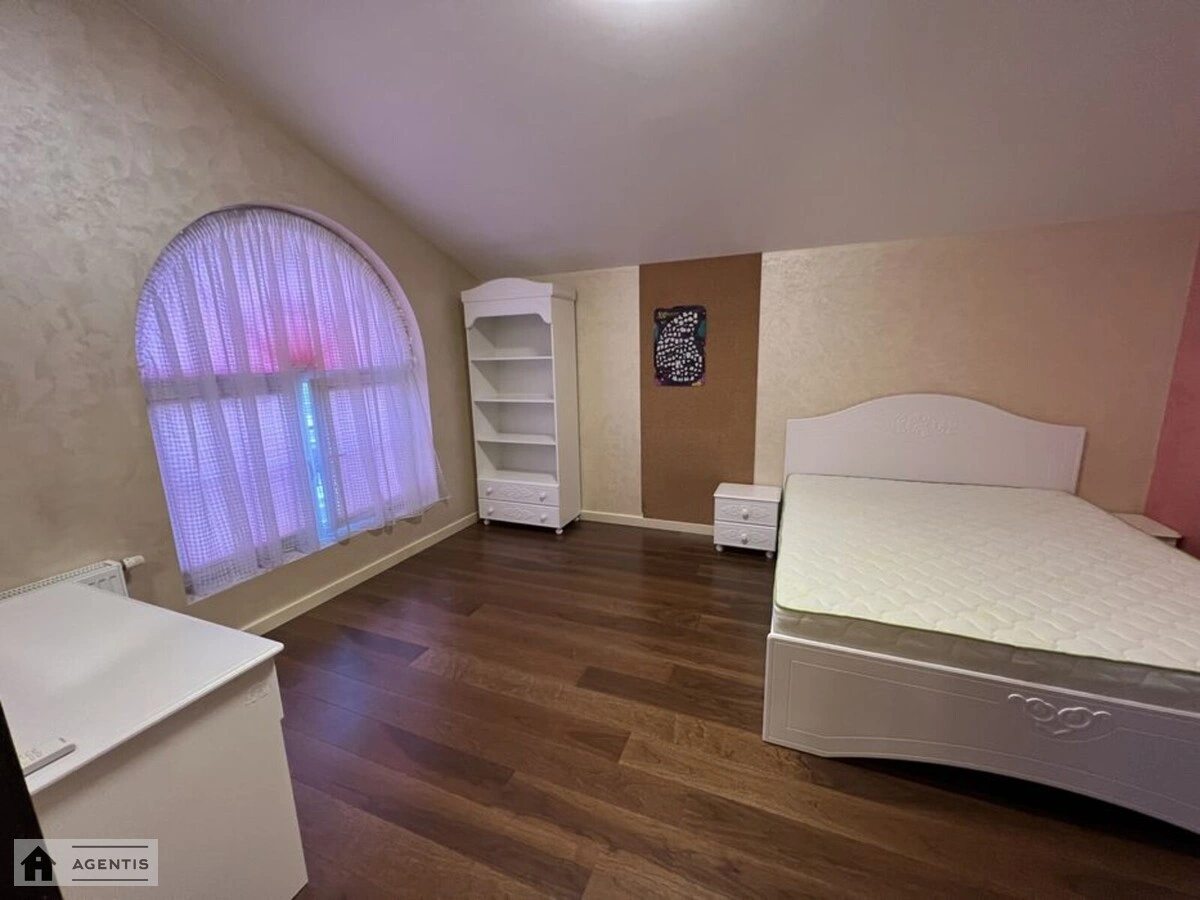 Здам квартиру. 3 rooms, 80 m², 5th floor/5 floors. 8, Дегтярна 8, Київ. 